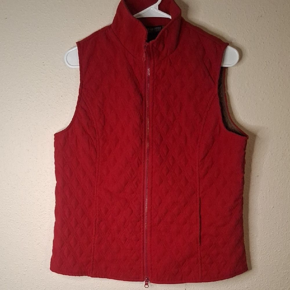 Nomadic Traders Women's Red Quilted Vest size medium
